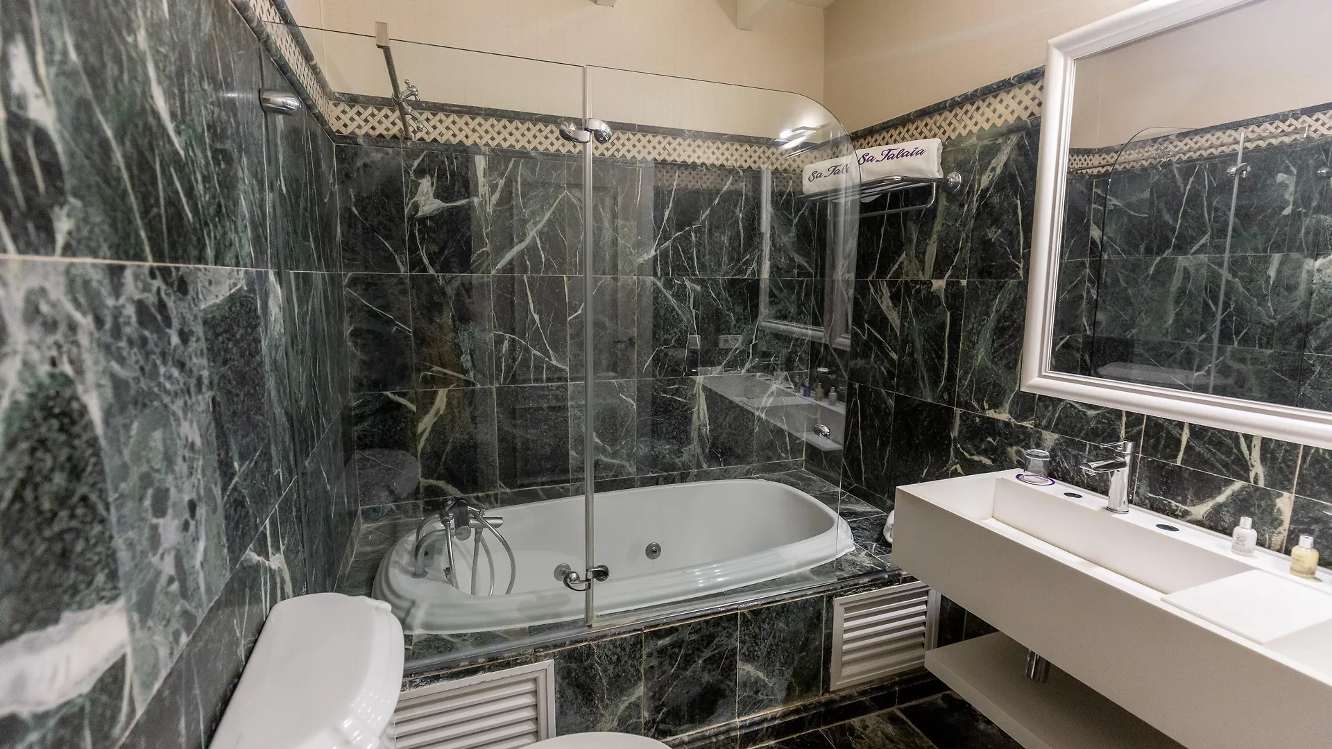 Agroturismo Sa Talaia-Adults Only San Antonio  Farm stay