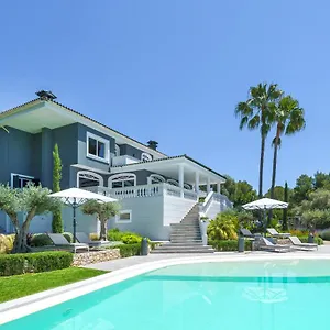 Villa Remus, Son Vida